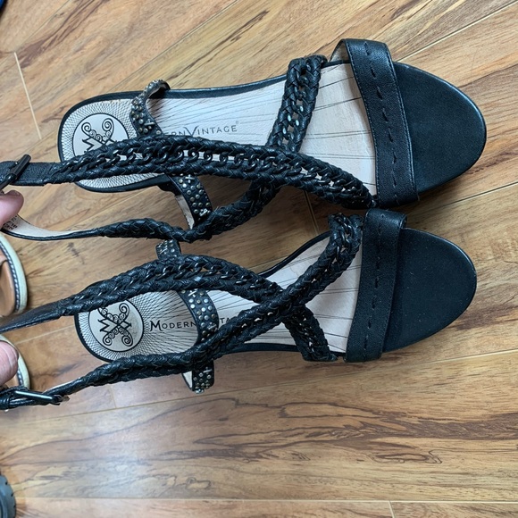 Modern Vintage Black Wedge Sandals - Picture 4 of 10